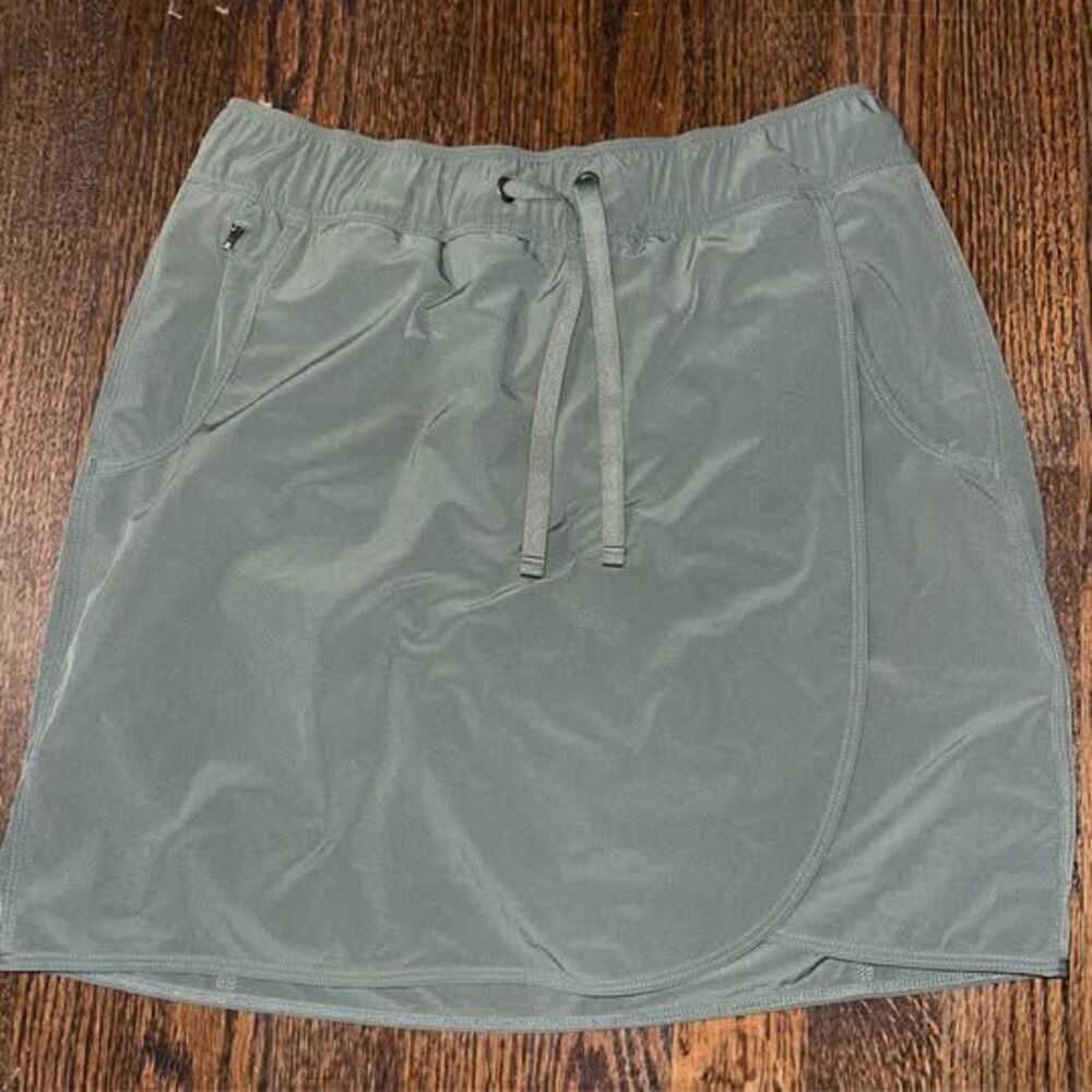Small Patagonia Women’s Skort Green Hiking Athletic